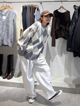 「アイテム（スウェットパンツ）」を使った、なつきさん（レディース・157cm・20代）の秋コーディネート