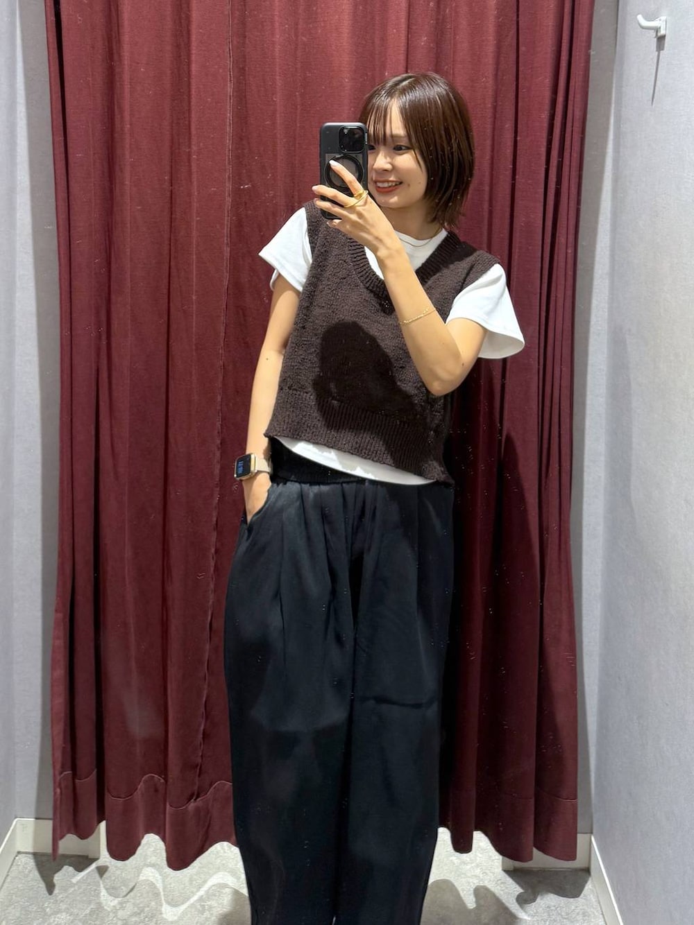 「女子会、ローリーズスタイル_LOWRYS FARM、カジュアル、LOWRYS FARM」｜「LOWRYS FARMのフライスチビＴシャツＳＳ 111954（Tシャツ/カットソー、ホワイト系）」を使った、なつきさん（レディース・157cm）の夏コーディネートの1枚目の写真