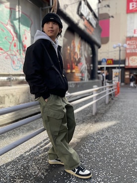 「AVIREX（アヴィレックス）のアイテム（ニットキャップ/ビーニー）」を使った、tomoさん（メンズ・173cm）の冬コーディネート