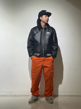 「アイテム（カーゴパンツ、オレンジ系）」を使った、tomoさん（メンズ・173cm）の冬コーディネート