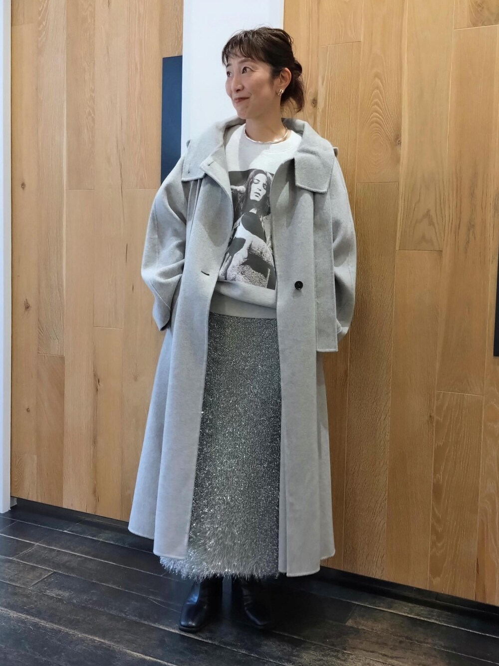 「SNaPMeAward23w、Pattismith、キラキラ、ADAM ET ROPÉ、FEMME、サステナブル、骨格ウェーブ、ブルべ、きれいめカジュアル、大人カジュアル、フェミニン、秋、冬、秋コーデ、冬コーデ」｜「ADAM ET ROPE'の【2WAY】スタンドカラーフーデッドリバーコート（その他アウター、グレー系）」を使った、enokiさん（レディース・157cm）の冬コーディネートの1枚目の写真