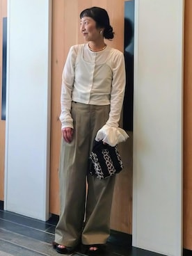 「アイテム（シュシュ）」を使った、enokiさん（レディース・157cm）の秋コーディネート