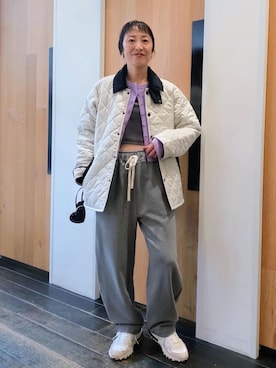 「アイテム（ナイロンジャケット）」を使った、enokiさん（レディース・157cm）の秋コーディネート