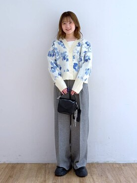 「LOWRYS FARM（ローリーズファーム）のメランジツイルワイドパンツ　242732（スラックス）」を使った、Riiinaさん（レディース・152cm）の冬コーディネート