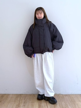 「ウエストゴム」｜「アイテム（スウェットパンツ）」を使った、Riiinaさん（レディース・152cm）の冬コーディネート