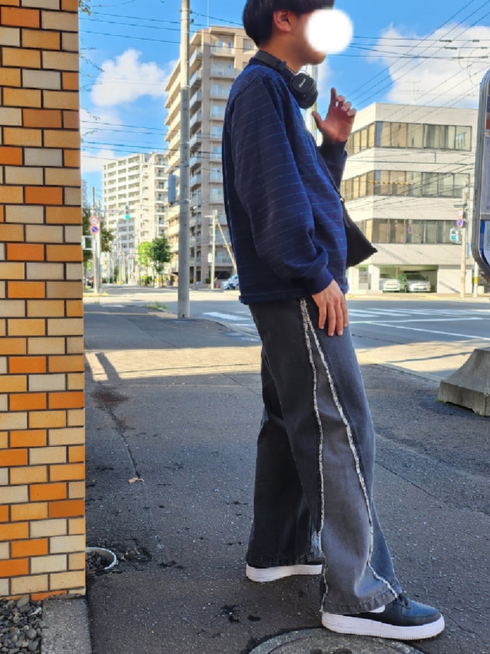 「秋服まるっと大公開、シンプルコーデ、秋コーデ、今日のコーデ、デニム、ビッグシルエット、低身長、服好きな人と繋がりたい、大人カジュアル、いいね、save、フォローお願いします🤑、シンプル、オトナカジュアル、秋冬コーデ、古着MIX」｜「Marshallの★【Marshall/マーシャル】MAJOR4 BLACK ワイヤレス ヘッドフォン（ヘッドフォン/イヤホン、ブラック系）」を使った、やまさん（メンズ・169cm）の秋コーディネートの1枚目の写真