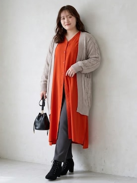 「nissen（ニッセン）の超ストレッチレーヨン混スリムパンツ（ゆったり太もも）（選べる3レングス）＜大きいサイズ有＞（パンツ、ブラック系）」を使った、nissen AI Modelsさん（レディース・160cm）の秋コーディネート