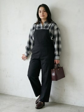 「nissen（ニッセン）の＜大きいサイズ＞サロペットパンツ（オールインワン・サロペット、ブラック系）」を使った、nissen AI Modelsさん（レディース・160cm）の夏コーディネート