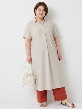 「nissen（ニッセン）の＜大きいサイズ＞涼やか美ラクRUタッチ５分袖フロントタックスキッパーゆったりロング丈ワンピース（接触冷感・抗菌防臭・UVカット・遮熱）（ワンピース、ホワイト系）」を使った、nissen AI Modelsさん（レディース・160cm）の夏コーディネート