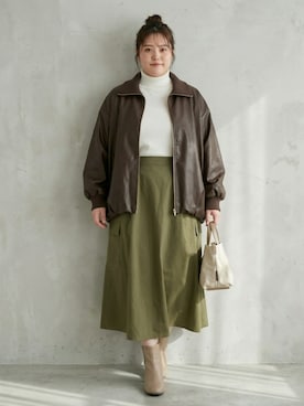 「nissen（ニッセン）の大きいサイズ ポケットデザインロングスカート（ゆったりヒップ）（スカート、グリーン系）」を使った、nissen AI Modelsさん（レディース・160cm）の夏コーディネート