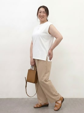 「nissen（ニッセン）の綿１００％バスクノースリーブロング丈プルオーバー＜大きいサイズ有＞（Tシャツ/カットソー、ホワイト系）」を使った、nissen AI Modelsさん（レディース・160cm）の春コーディネート