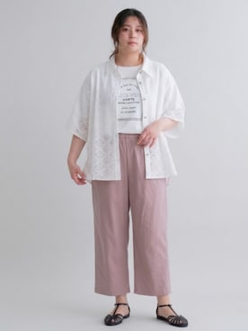 「nissen（ニッセン）の＜大きいサイズ＞汗染みしにくい色々選べるプリントTシャツ（Tシャツ/カットソー、ホワイト系）」を使った、nissen AI Modelsさん（レディース・160cm）の春コーディネート