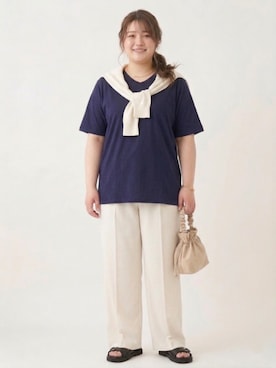 「nissen（ニッセン）の綿１００％汗染みしにくいＶネック５分袖Ｔシャツ＜大きいサイズ有＞（Tシャツ/カットソー、ブルー系）」を使った、nissen AI Modelsさん（レディース・160cm）の春コーディネート