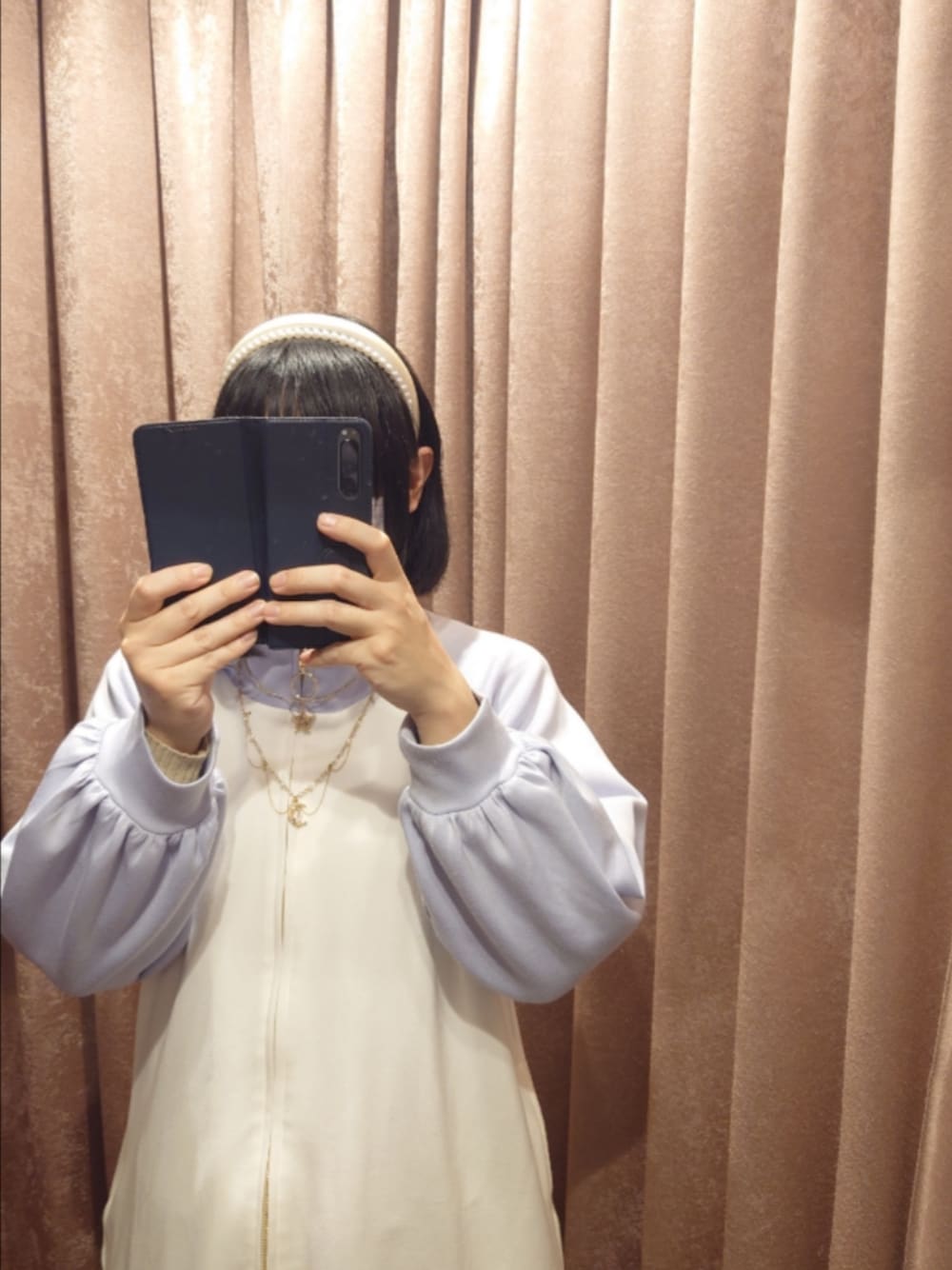 「axes femme、axes femme POETIQUE、お洒落さんとつながりたい、ネックレス、カチューシャ」｜「axes femme POETIQUEの２連カチューシャ（カチューシャ、ホワイト系）」を使った、にゅーさんさん（メンズ・158cm）の冬コーディネートの1枚目の写真