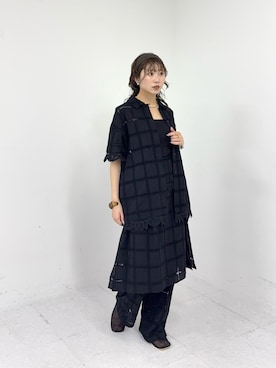 「KBF（ケイビーエフ）のアイレットエンブロイダリーシャツ（シャツ/ブラウス、ブラック系）」を使った、みおさん（レディース・157cm）の春コーディネート