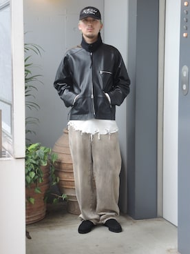 「MASU（エムエーエスユー）のMB MESSAGE CAP（キャップ、ブラック系）」を使った、小林優翔さん（メンズ・177cm）の秋コーディネート