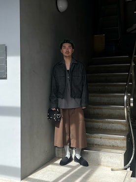 「アイテム（スリッポン）」を使った、小林優翔さん（メンズ・177cm）の秋コーディネート