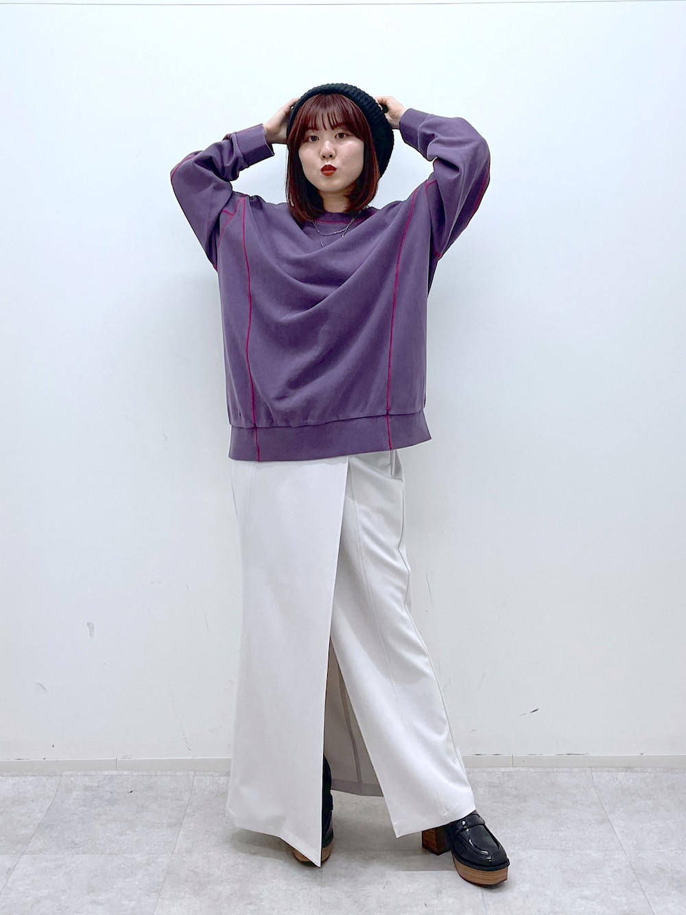 「カラー×コーデ、ロングスカート、休日スタイル、ローファー、秋コーデ、お出かけコーデ、PAGEBOY、骨格ウェーブ、低身長、シンプルコーデ」｜「PAGEBOYのWクロススリットスカート（スカート、ベージュ系）」を使った、ayaさん（レディース・152cm）の秋コーディネートの1枚目の写真