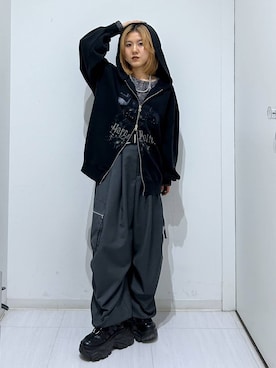 「PAGEBOY（ページボーイ）のZIPタックカーゴパンツ【裾ドローコード付き】（カーゴパンツ、グレー系）」を使った、ayaさん（レディース・152cm）の秋コーディネート