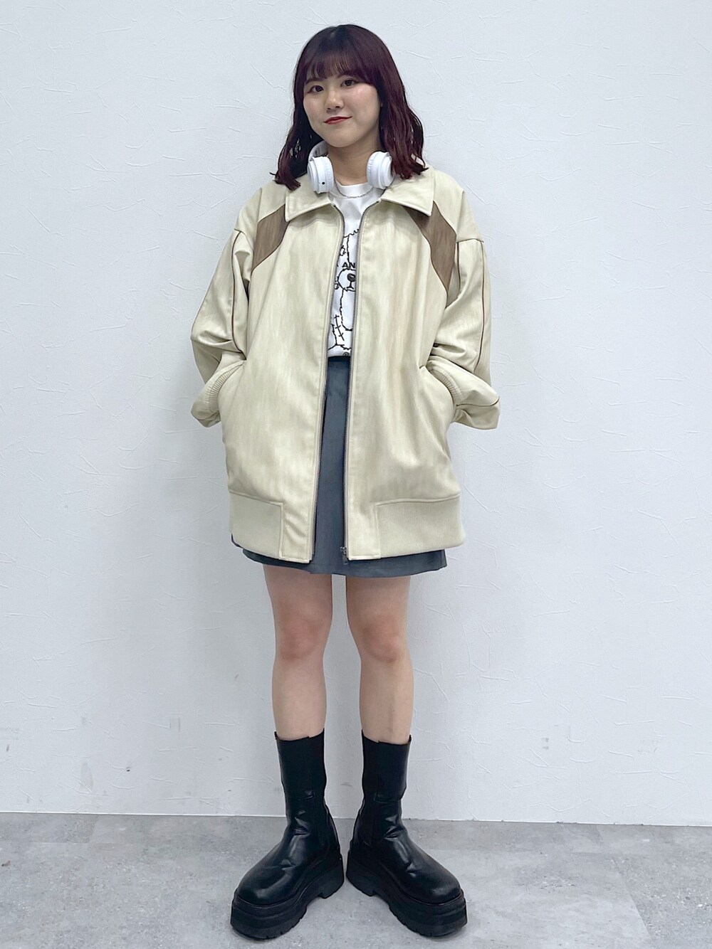 「お出かけコーデ、冬アウター、ブーツ、休日スタイル、PAGEBOY、Anui、ショートパンツ、低身長コーデ、骨格ウェーブ、ショートブーツ」｜「PAGEBOYのレイヤードスカートショートパンツ（その他パンツ、グレー系）」を使った、ayaさん（レディース・152cm）の冬コーディネートの1枚目の写真