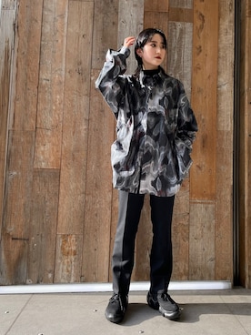 「JOHN LAWRENCE SULLIVAN（ジョンローレンスサリバン）のアイテム（シャツ/ブラウス、ブラック系）」を使った、yumekaさん（レディース・160cm）の春コーディネート