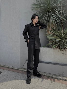 「JOHN LAWRENCE SULLIVAN（ジョンローレンスサリバン）のアイテム（シャツ/ブラウス、ブラック系）」を使った、yumekaさん（レディース・160cm）の春コーディネート