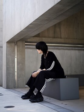 「Y-3（ワイスリー）のアイテム（パンツ、ブラック系）」を使った、yumekaさん（レディース・160cm）の春コーディネート
