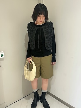 「アイテム（ベスト）」を使った、咲弥さん（レディース・163cm）の秋コーディネート