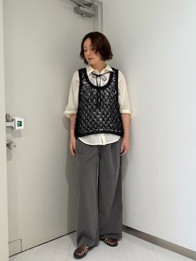 「KBF（ケイビーエフ）のスリーブレスクロシェニット（ニット/セーター、ブラック系）」を使った、咲弥さん（レディース・163cm）の夏コーディネート