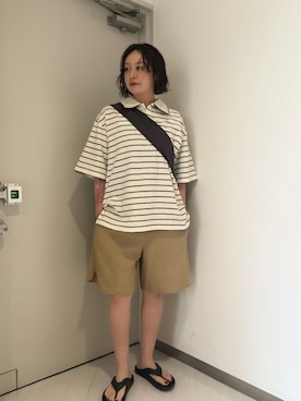 「KBF（ケイビーエフ）のパイピングナイロンビッグBAG（ショルダーバッグ、グレー系）」を使った、咲弥さん（レディース・163cm）の夏コーディネート