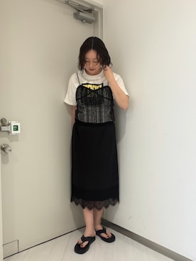 「KBF（ケイビーエフ）のレーストリムキャミソール（キャミソール、ブラック系）」を使った、咲弥さん（レディース・163cm）の夏コーディネート