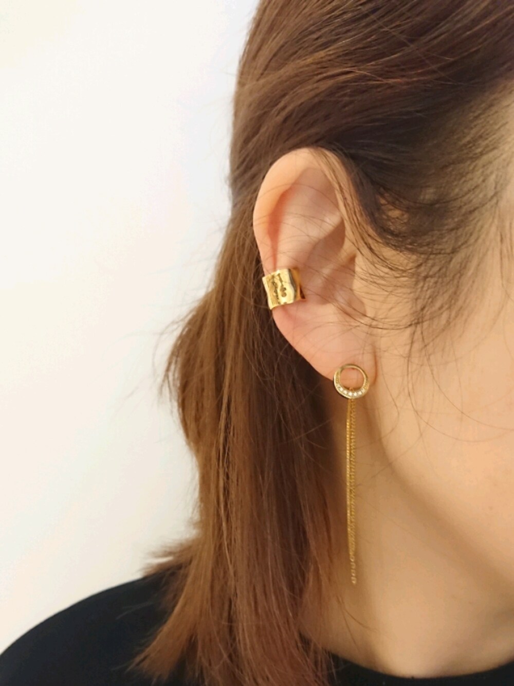 「パティエラ、PAS TIERRA、ハーフピアス、ロングピアス、2way、ゴールドアクセ、イヤーカフ、シンプル」｜「PAS TIERRAのアイテム（イヤーカフ、ゴールド系）」を使った、etsukoさん（レディース・153cm）の秋コーディネートの1枚目の写真