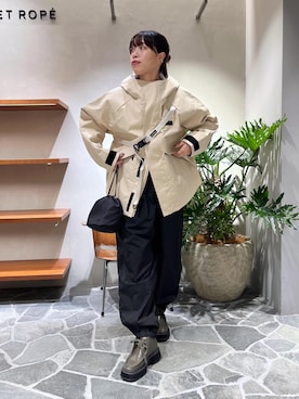 「WILD THINGS（ワイルドシングス）のアイテム（マウンテンパーカー）」を使った、Hikariさん（レディース・164cm）の秋コーディネート