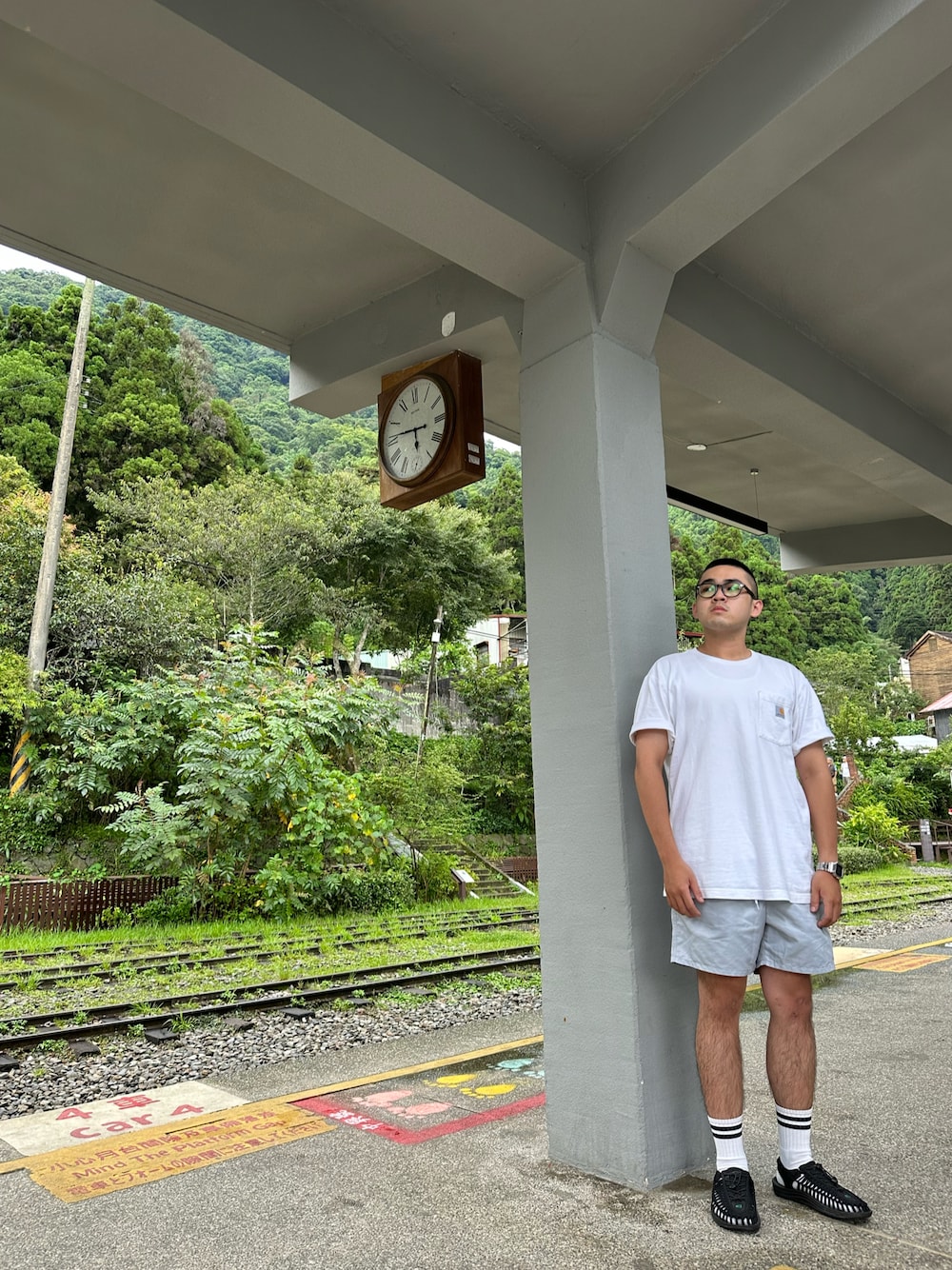 「Carharttのアイテム（Tシャツ/カットソー、ホワイト系）」を使った、wtk1008さん（メンズ・173cm）の夏コーディネートの1枚目の写真