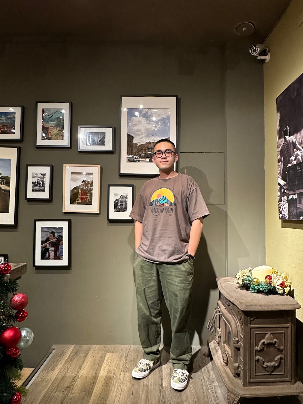 「CONVERSEのアイテム（スニーカー、グリーン系）」を使った、wtk1008さん（メンズ・173cm）の夏コーディネートの1枚目の写真