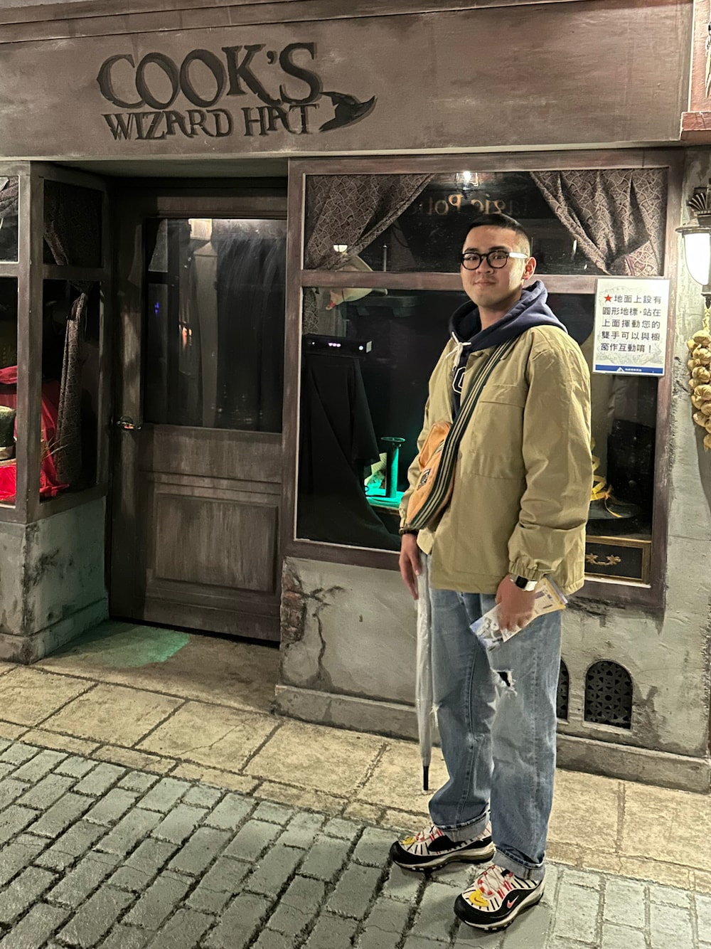 「UNIQLOのアイテム（デニムパンツ、ブルー系）」を使った、wtk1008さん（メンズ・173cm）の冬コーディネートの1枚目の写真