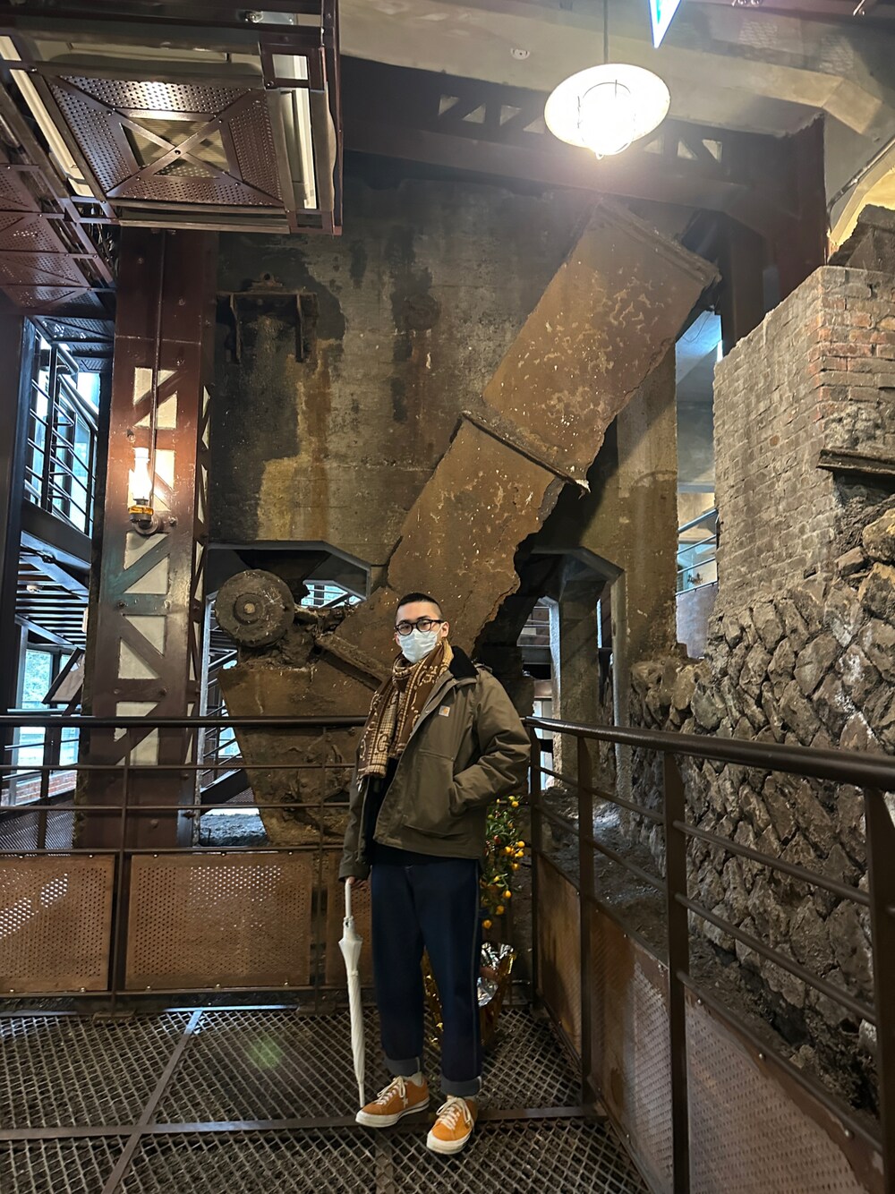 「Carharttのアイテム（ミリタリージャケット、グリーン系）」を使った、wtk1008さん（メンズ・173cm）の冬コーディネートの1枚目の写真