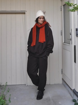 「アイテム（スウェットパンツ、ブラウン系）」を使った、萱野 祥弥さん（メンズ・173cm）の秋コーディネート