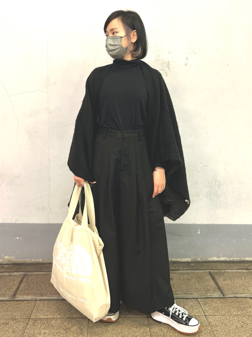 「UNIQLOのコットンフライスタートルネックT（長袖）（Tシャツ/カットソー、ブラック系）」を使った、Ruby さん（レディース・153cm）の冬コーディネートの1枚目の写真