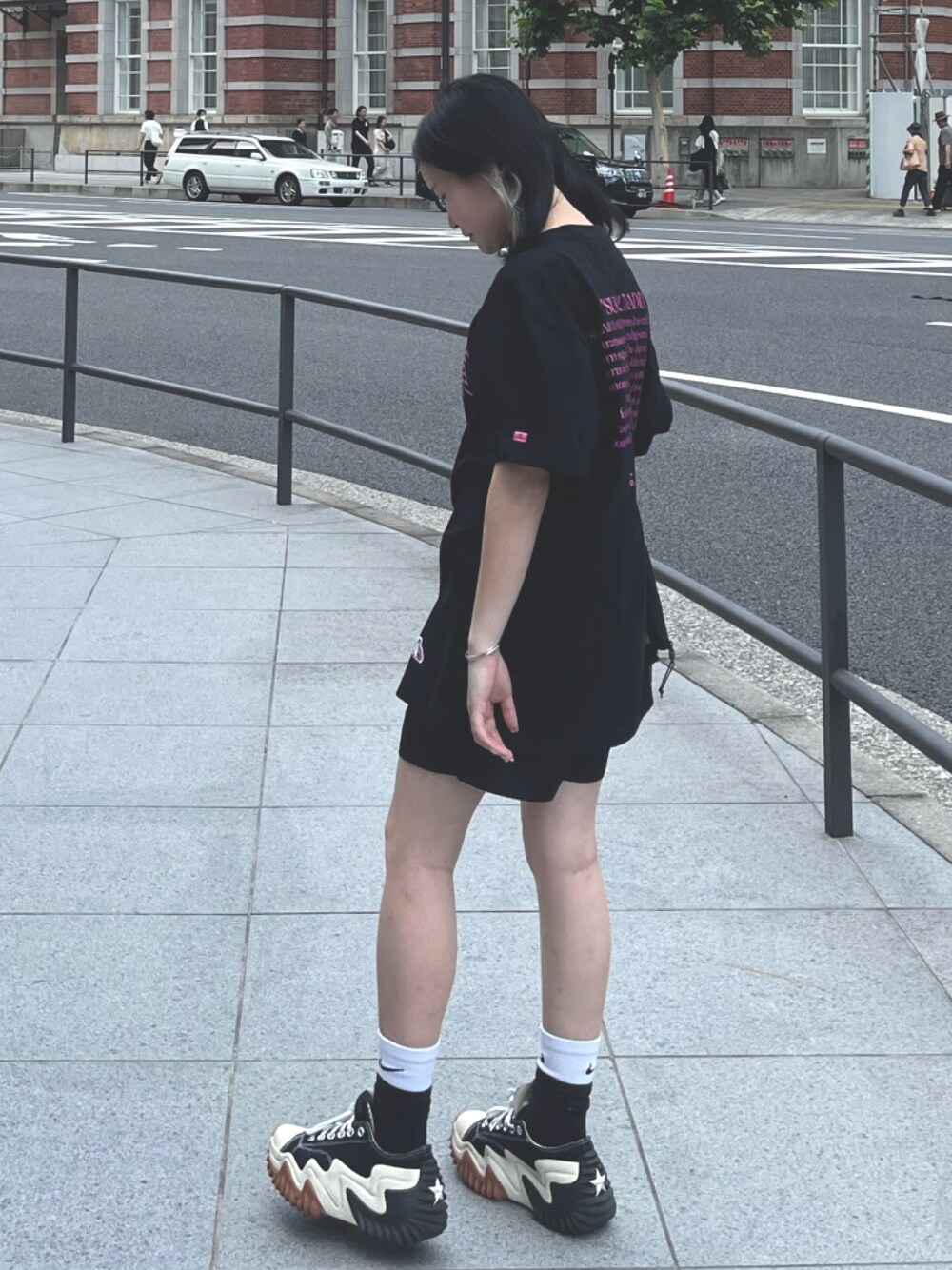 「TOKYO」｜「FR2のアイテム（トップス、ブラック系）」を使った、Ruby さん（レディース・153cm）の夏コーディネートの1枚目の写真