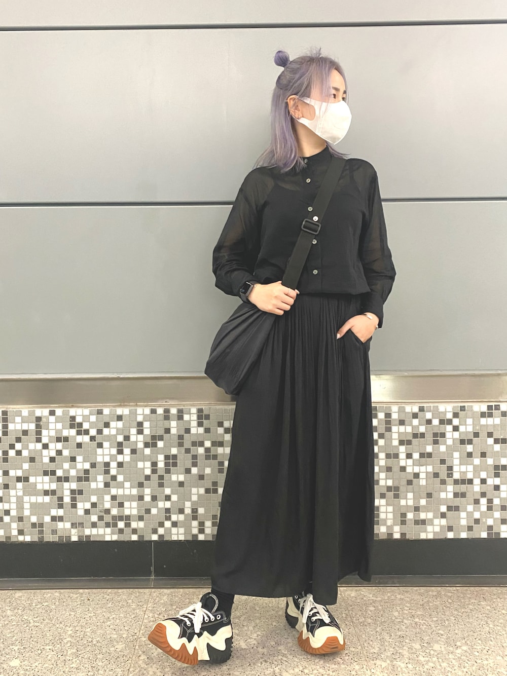 「UNIQLOのプリーツパンツ（丈長め46～50cm）（その他パンツ、ブラック系）」を使った、Ruby さん（レディース・153cm）の夏コーディネートの1枚目の写真