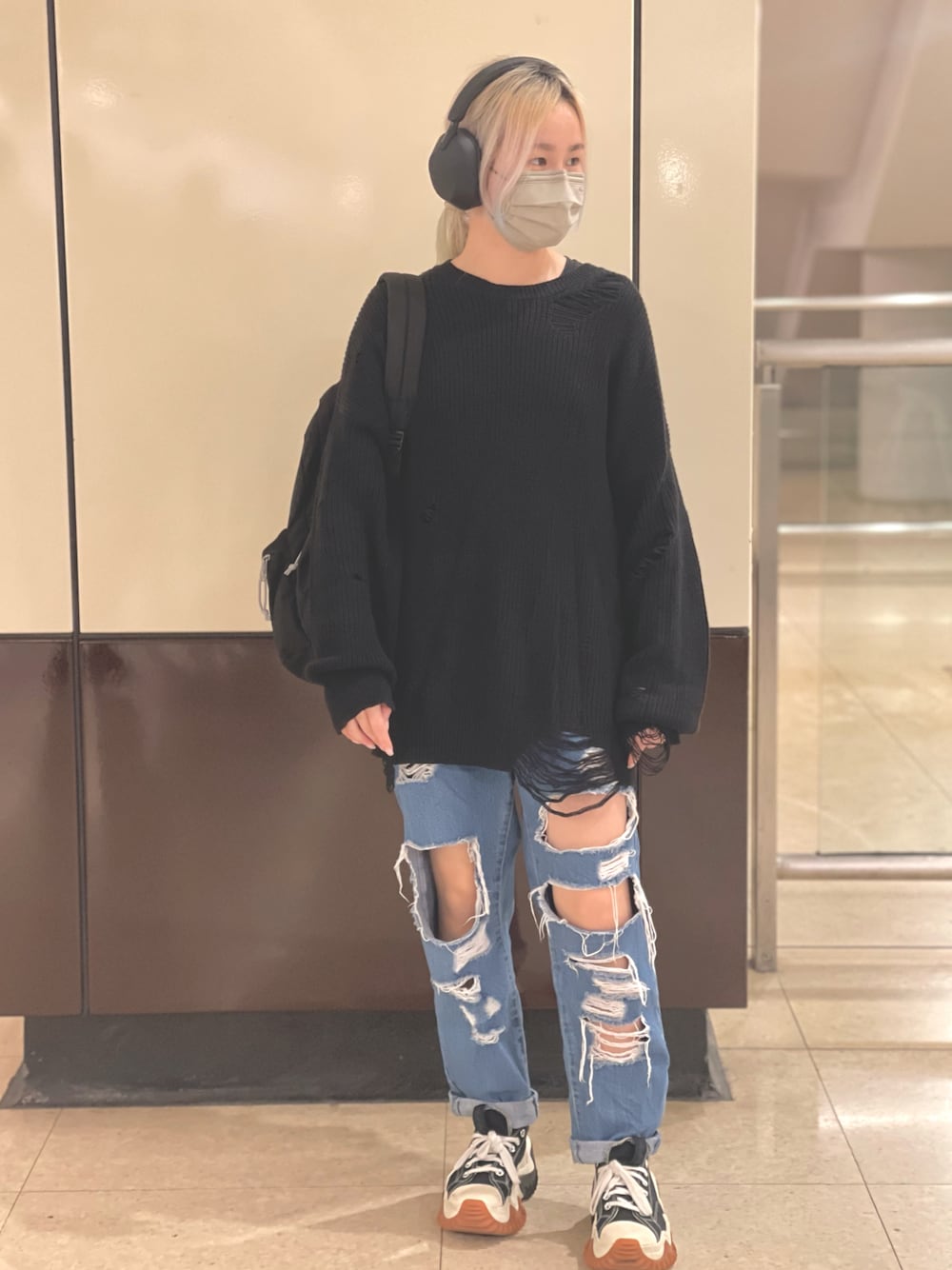 「WEGOのアイテム（パンツ、ブルー系）」を使った、Ruby さん（レディース・153cm）の冬コーディネートの1枚目の写真
