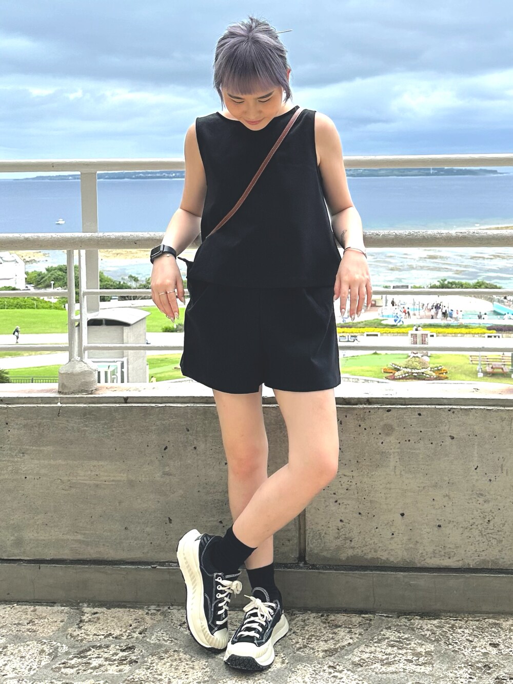 「GUのアイテム（オールインワン・サロペット、ブラック系）」を使った、Ruby さん（レディース・153cm）の夏コーディネートの1枚目の写真