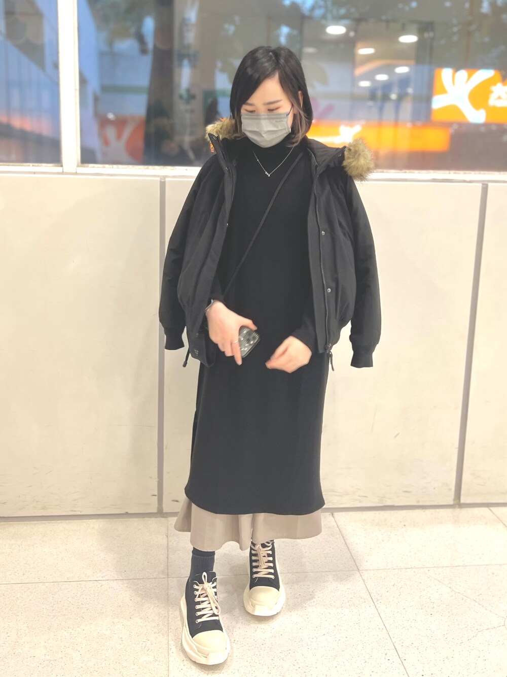 「UNIQLOのパデットフーデットリブブルゾン（その他アウター、ブラック系）」を使った、Ruby さん（レディース・153cm）の冬コーディネートの1枚目の写真