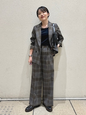 「アイテム（タンクトップ、ブルー系）」を使った、西平さん（レディース・160cm）の秋コーディネート