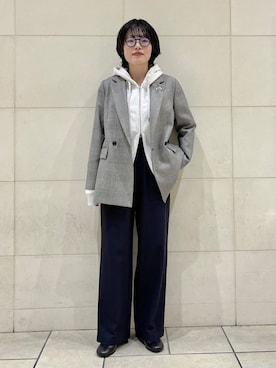 「アイテム（ブローチ/コサージュ）」を使った、西平さん（レディース・160cm）の秋コーディネート