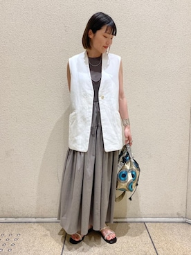 「アイテム（トートバッグ、ブルー系）」を使った、西平さん（レディース・160cm）の春コーディネート