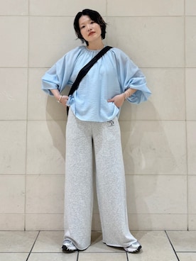 「ブラウスコーデ」｜「アイテム（スウェットパンツ）」を使った、西平さん（レディース・160cm）の秋コーディネート