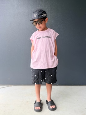 「LOWRYS FARM（ローリーズファーム）のＭＴＶプリントタンクトップ　668996（Tシャツ/カットソー、ピンク系）」を使った、muguさん（キッズ・110cm）の夏コーディネート