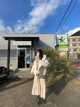 「ZARA（ザラ）のアイテム（ジャケット/アウター、ホワイト系）」を使った、furiiiさん（レディース）の春コーディネート